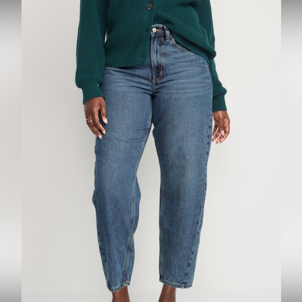 Extra High-Waisted Button-Fly
Balloon Ankle Jeans for Women